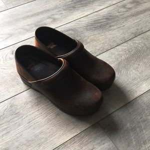 Brown Dansko shoes- Lightly Worn (Not Broken-in)